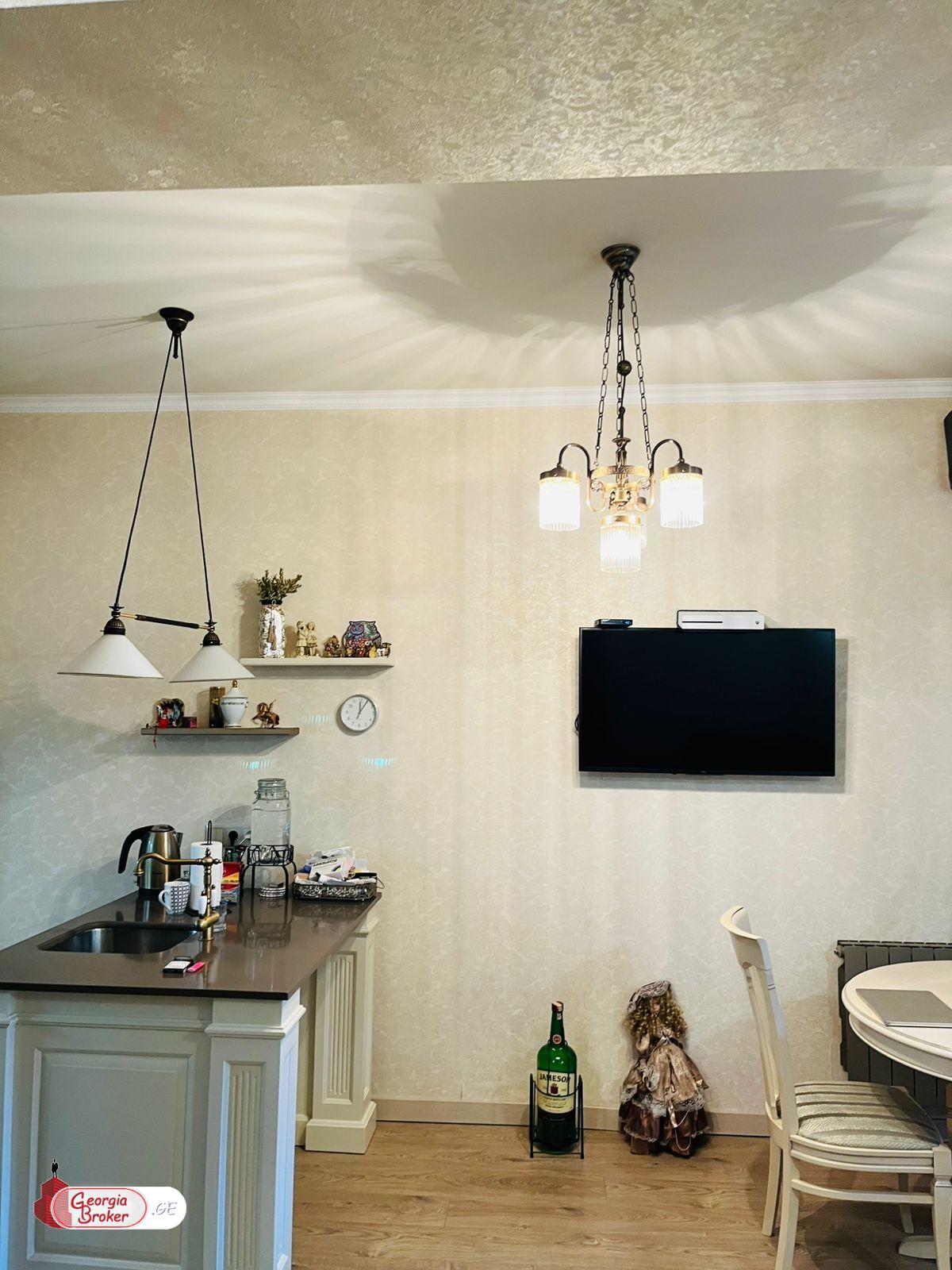 продается квартира с новым ремонтом 3-комнаты